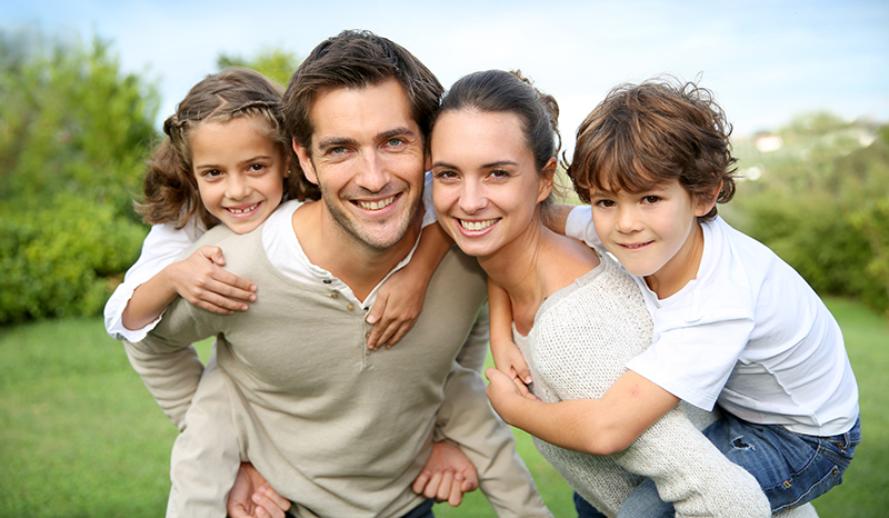 A photo day is a fun school fundraising idea that involves your entire students’ families.